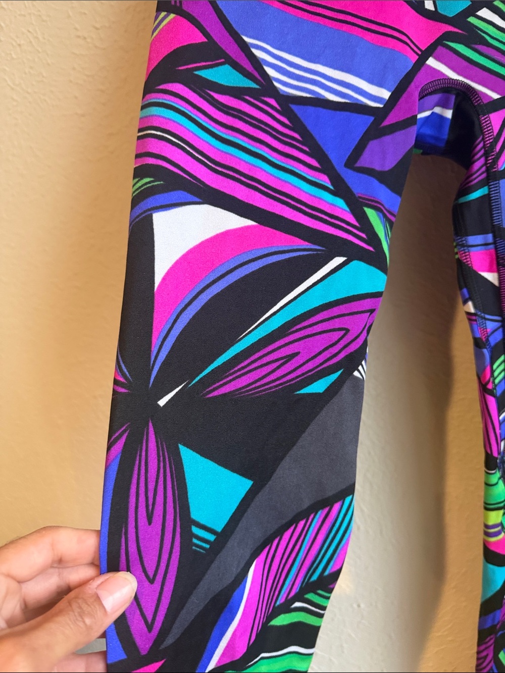 K-DEER Multicolor Geometric Floral Leggings - Picture 5 of 5